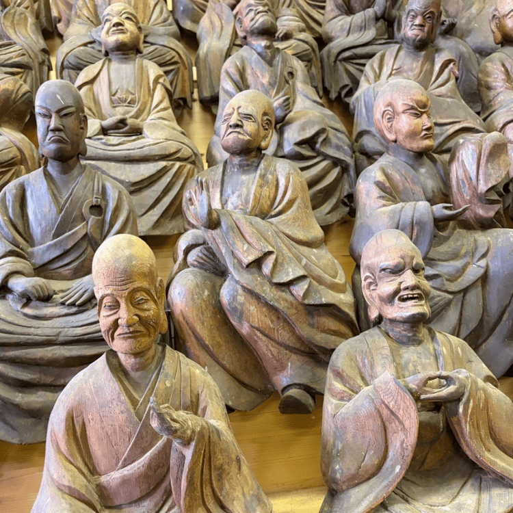 小樽・宗圓寺にある木造五百羅漢像の表情豊かな表情