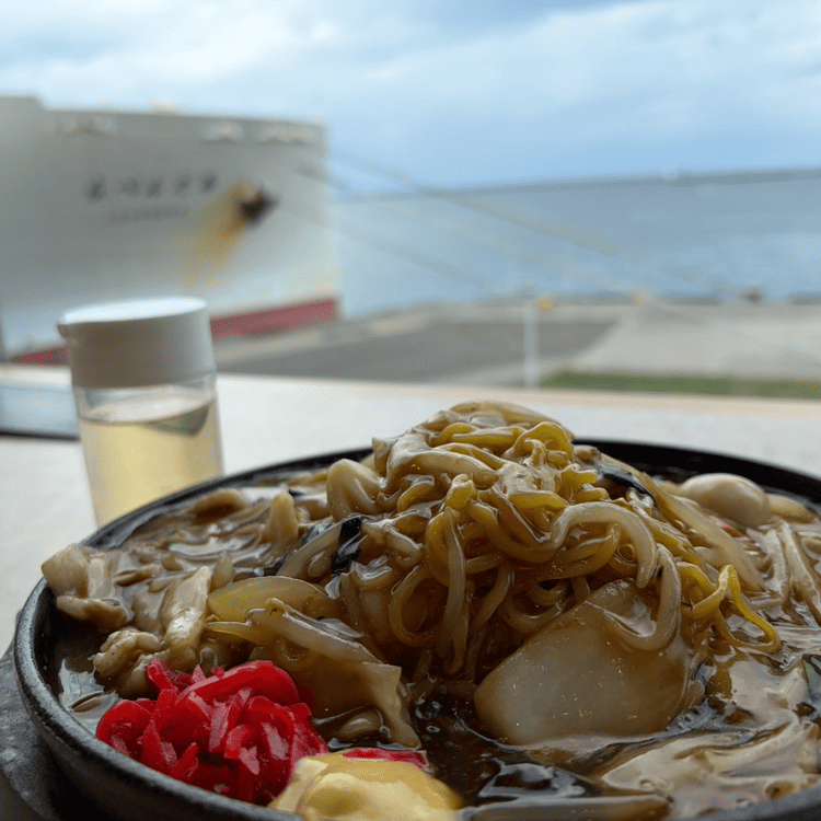 小樽港フェリーターミナル内「シーガル」の鉄板あんかけ焼きそば